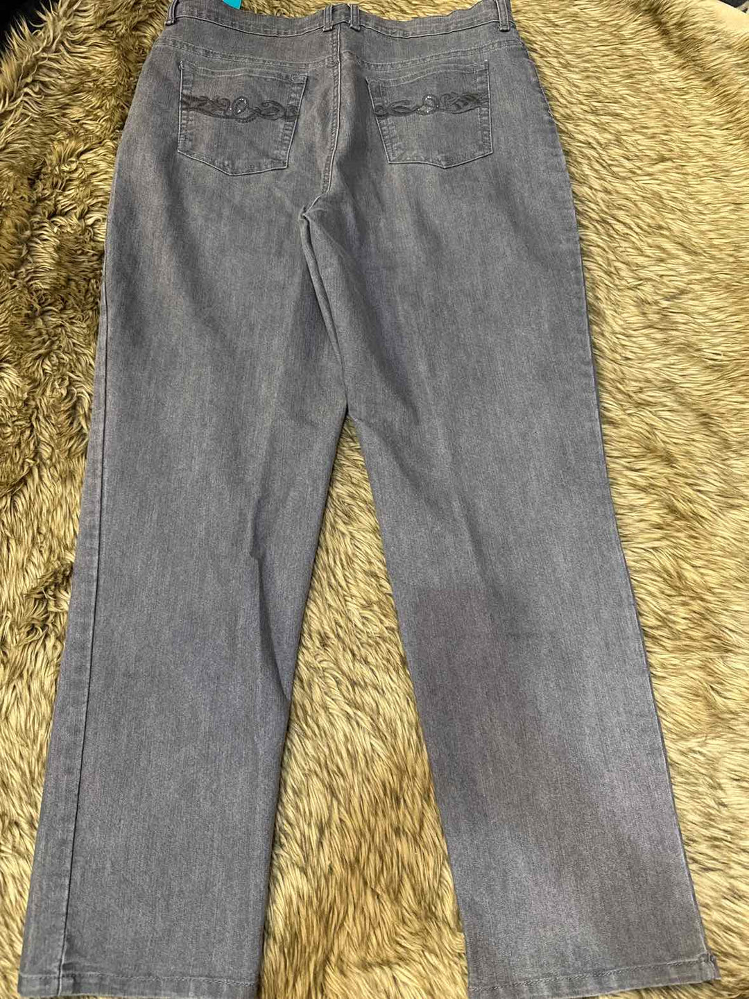 14 - Gloria Vanderbilt Jeans