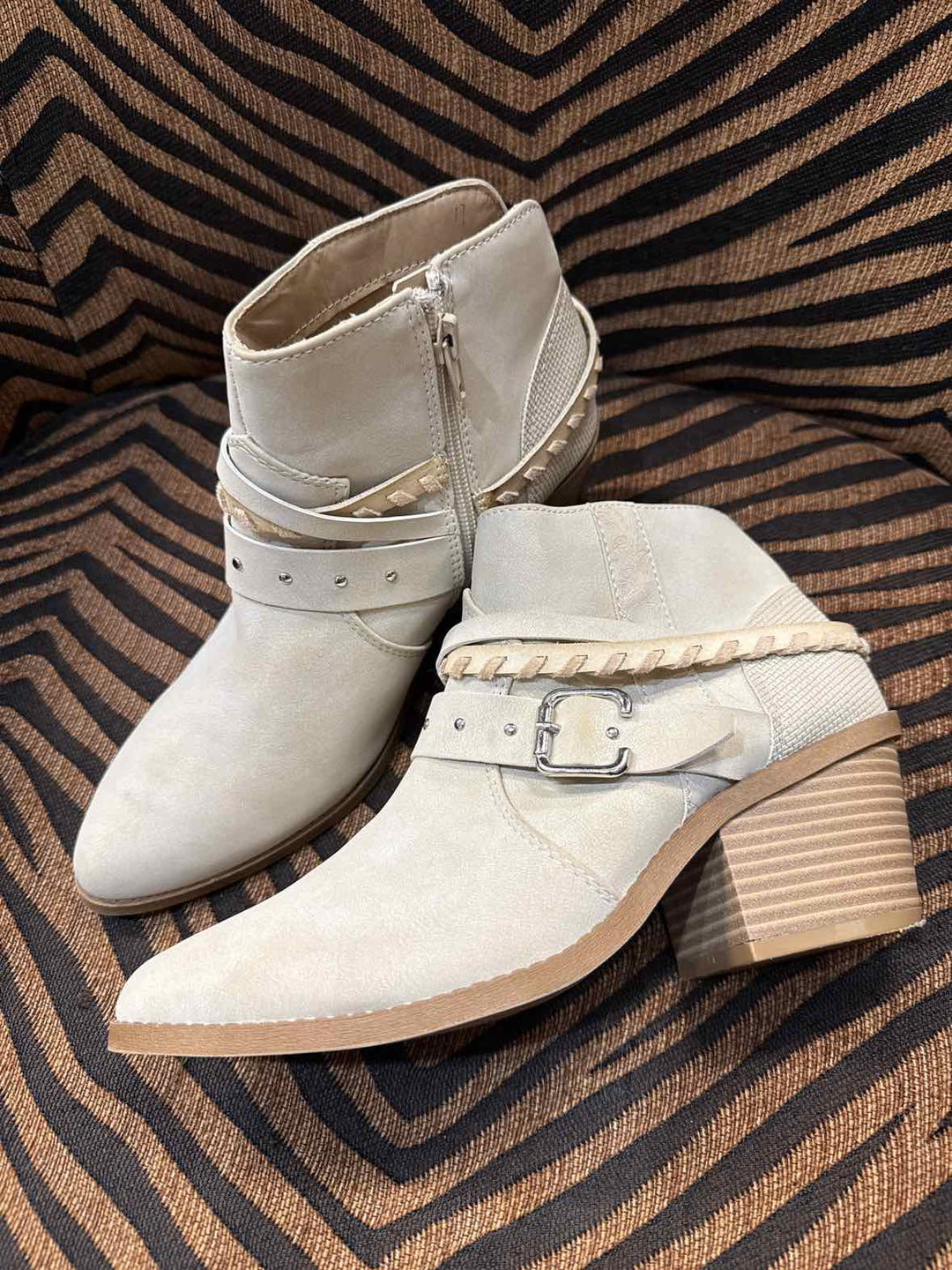 7.5M - Maurices Boots