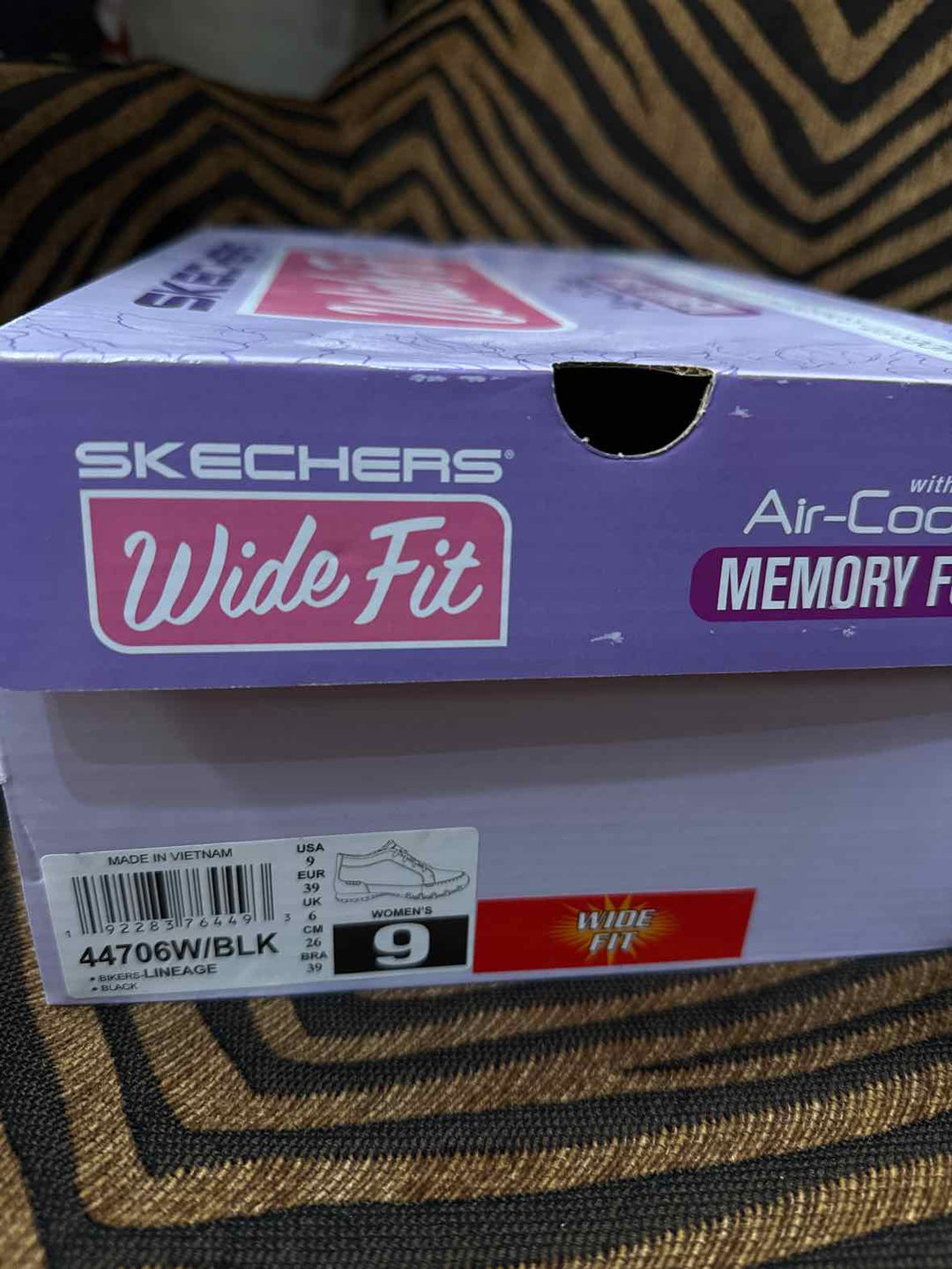 9 - Skechers Sneakers