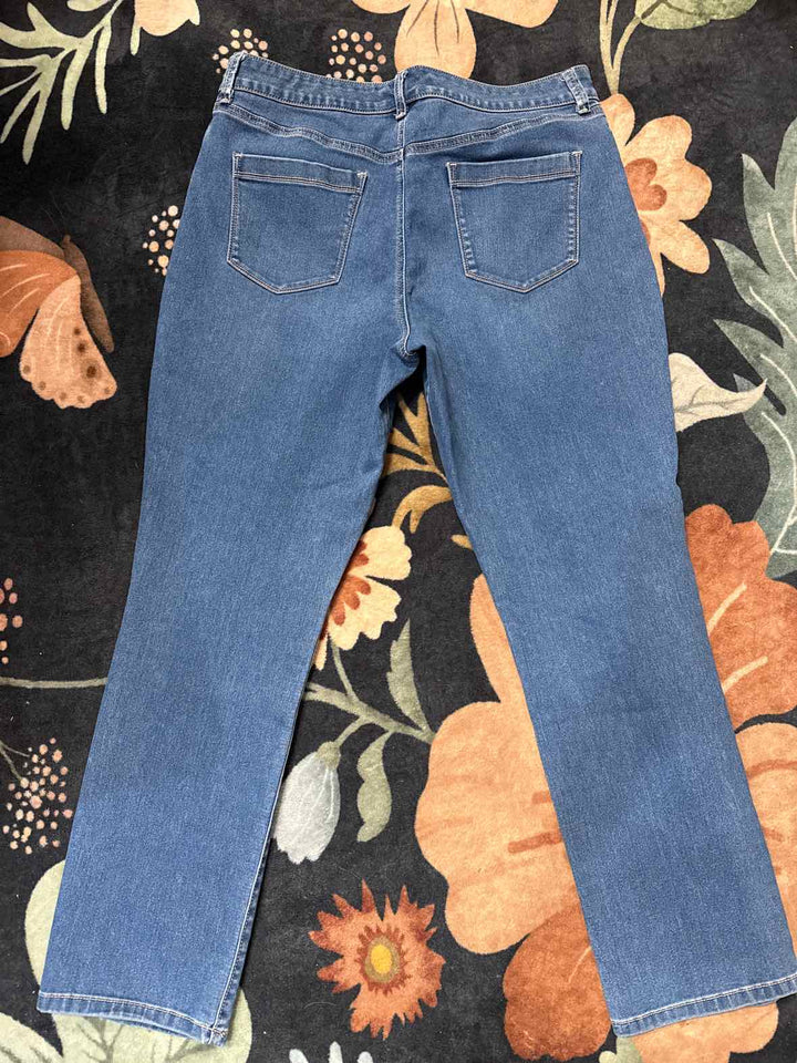 16 - Bandalino Capri