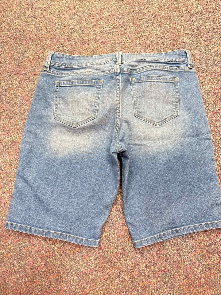 10P - a.n.a. Shorts