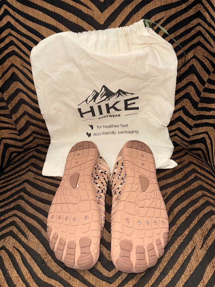 9/9.5 - Hike Sneakers