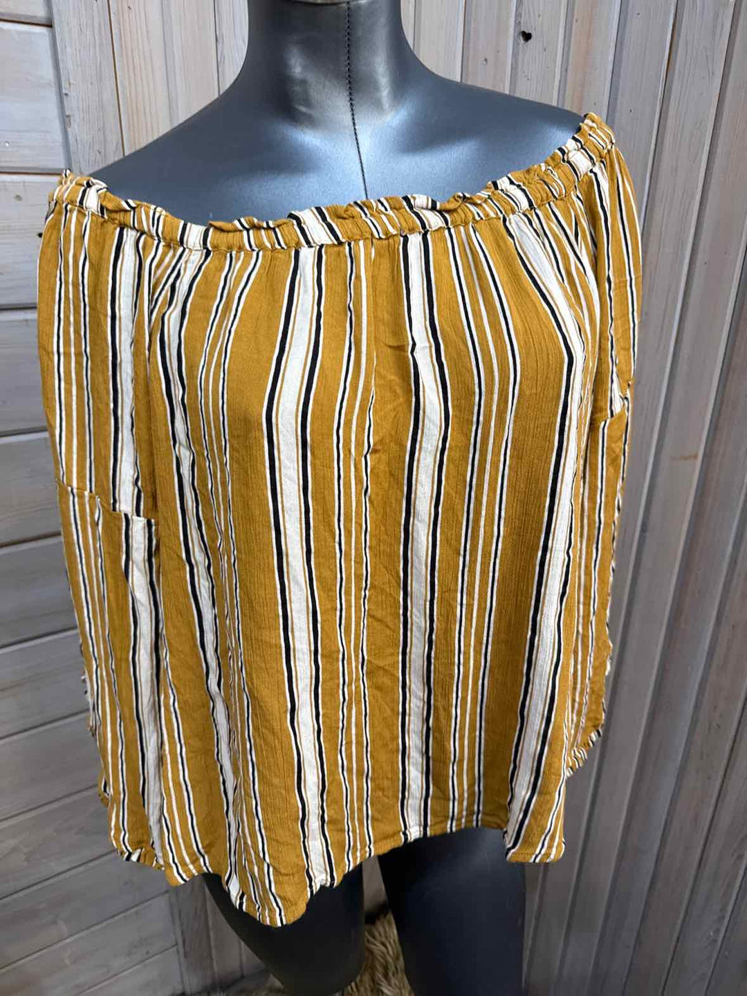 XL - Maurices Bell Sleeve