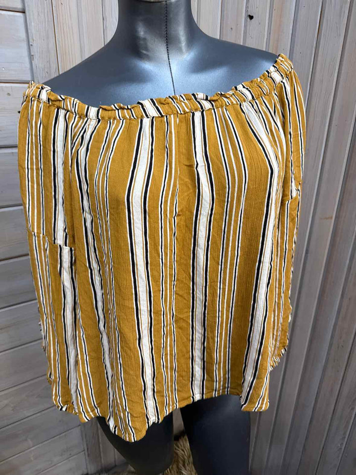 XL - Maurices Bell Sleeve