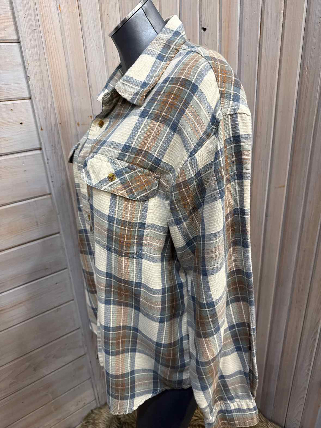 L - haggar Long Sleeve Button Up