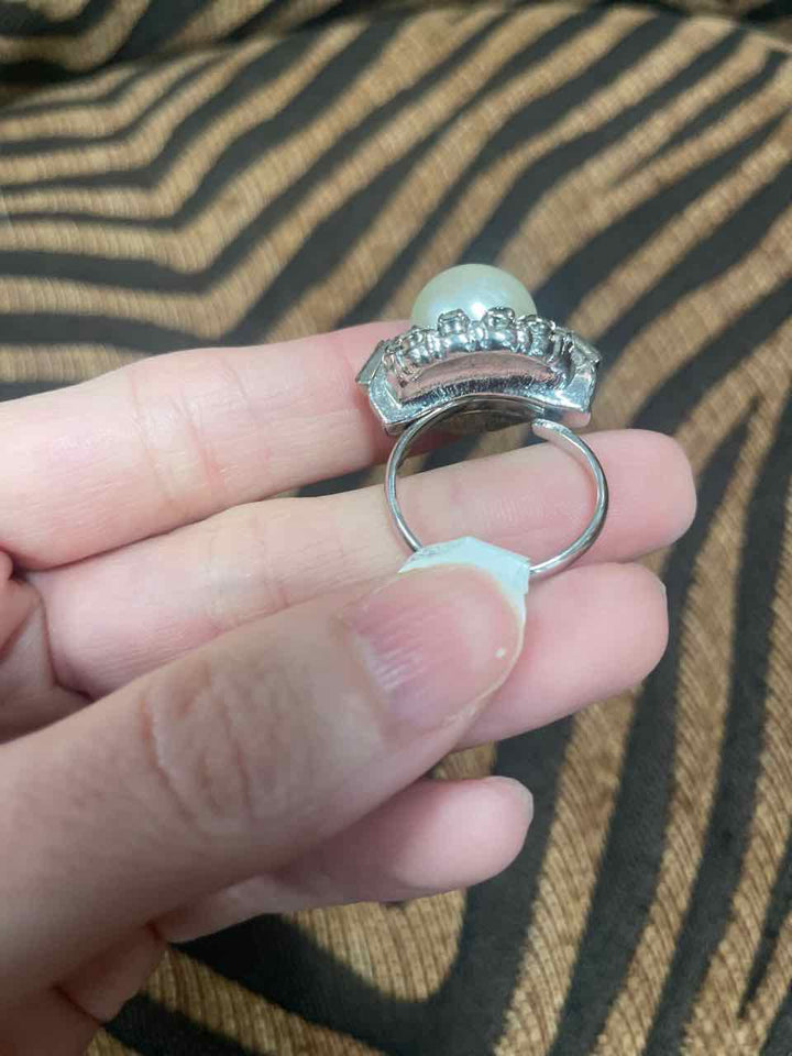 Jewelry - Sarah Conventry Pearl Ring