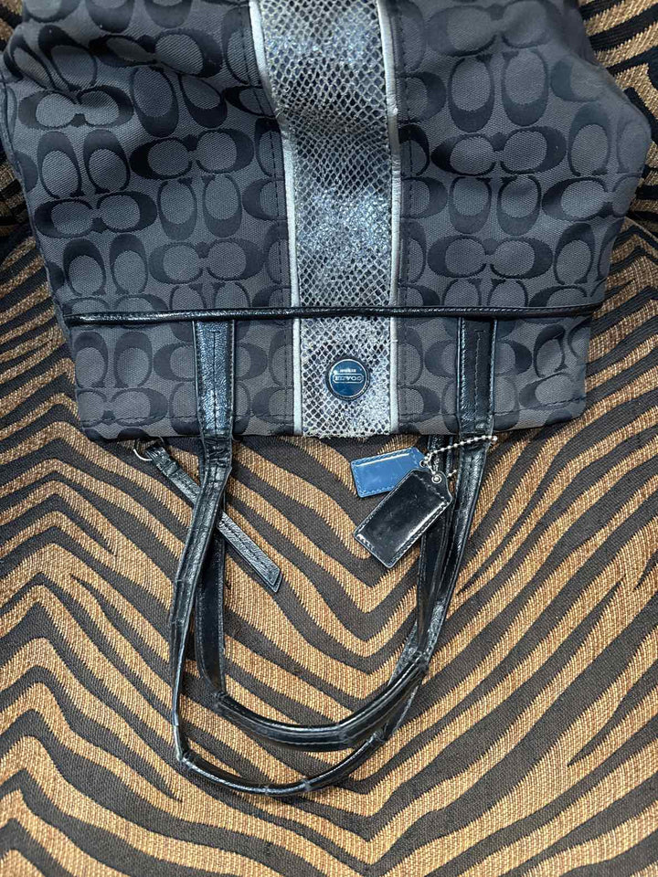 Purse - Coach Shoulder Bag