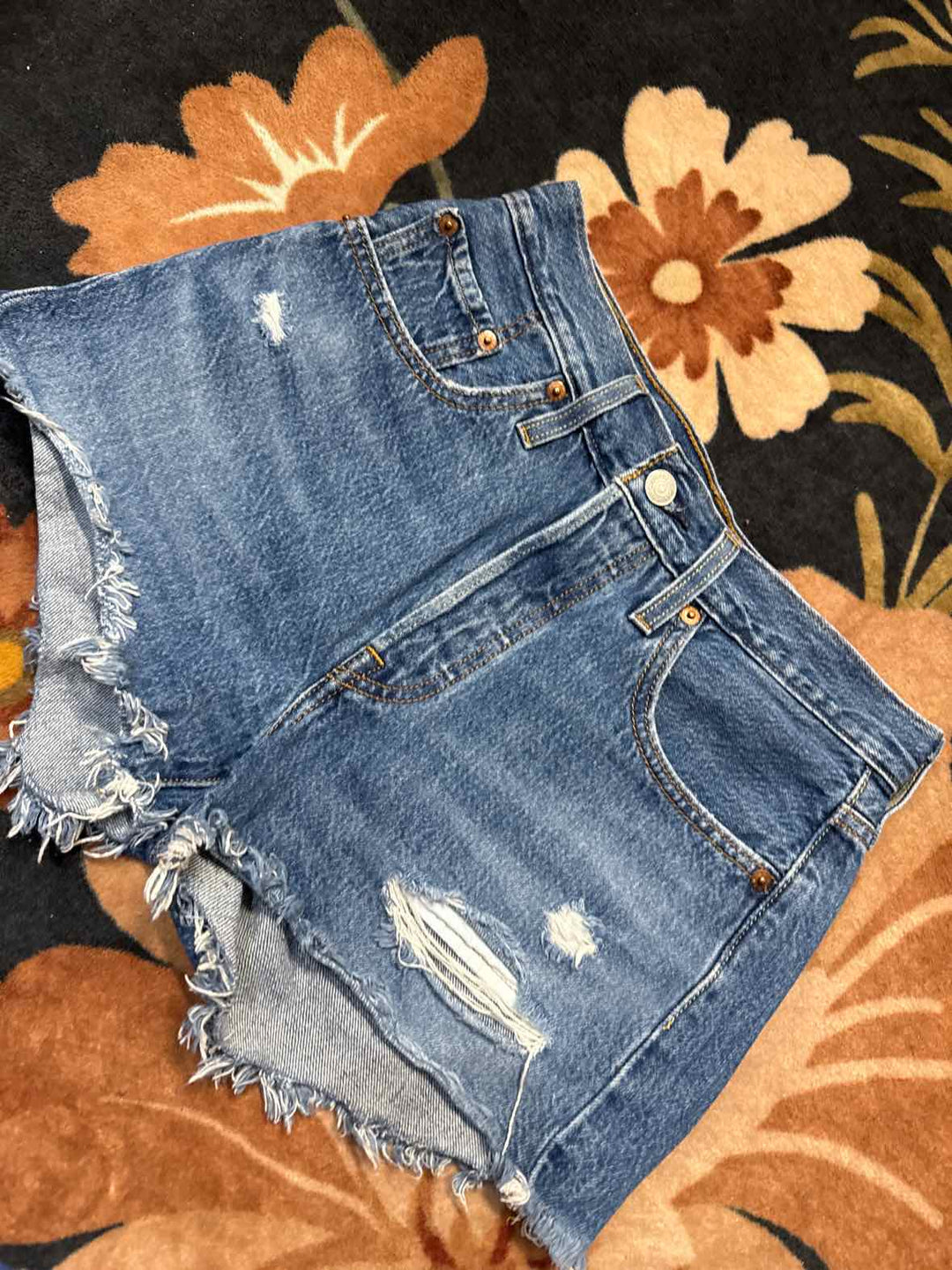 25 - Levi Strauss & Co. Shorts