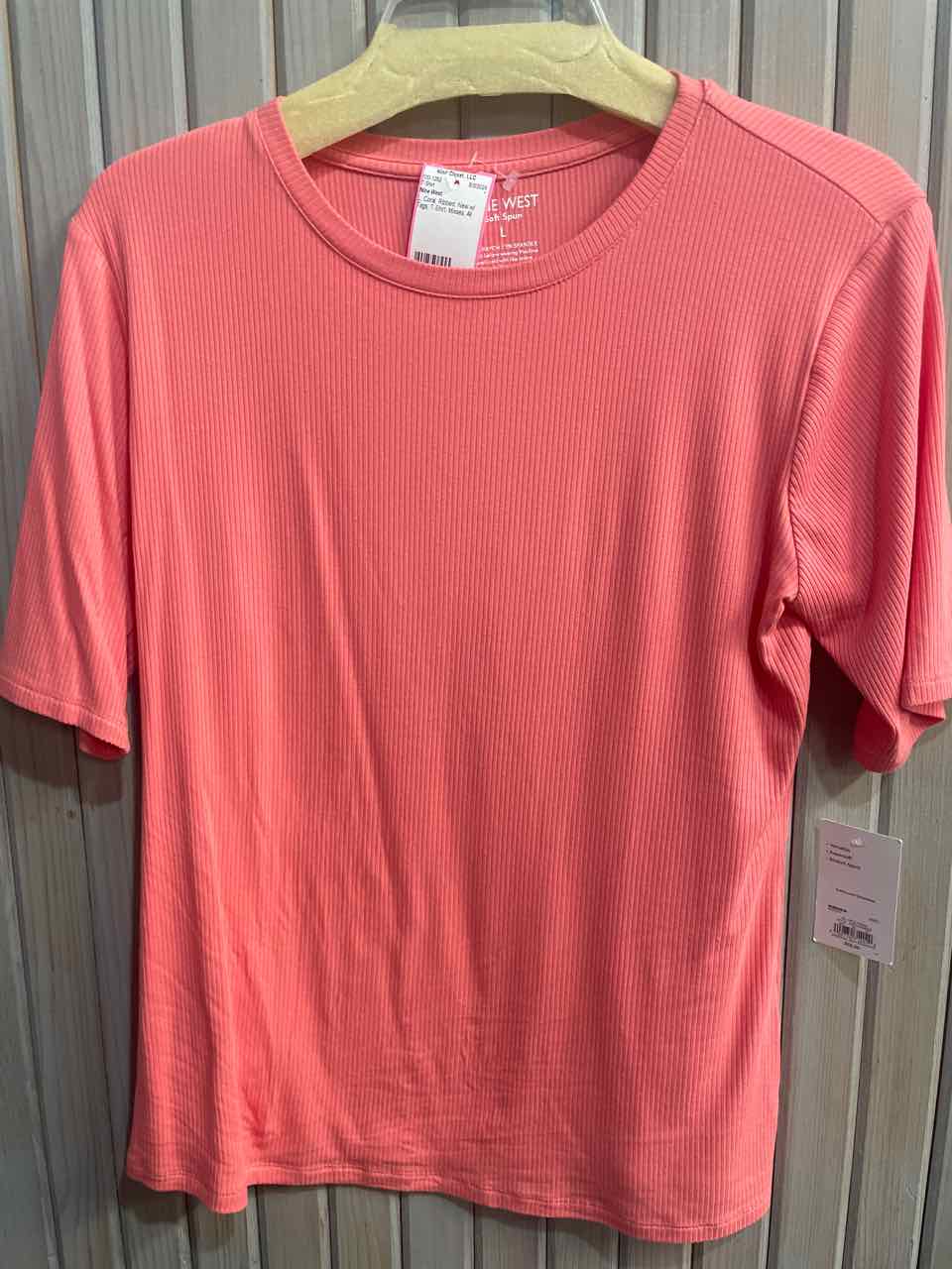 L - Nine West T-Shirt