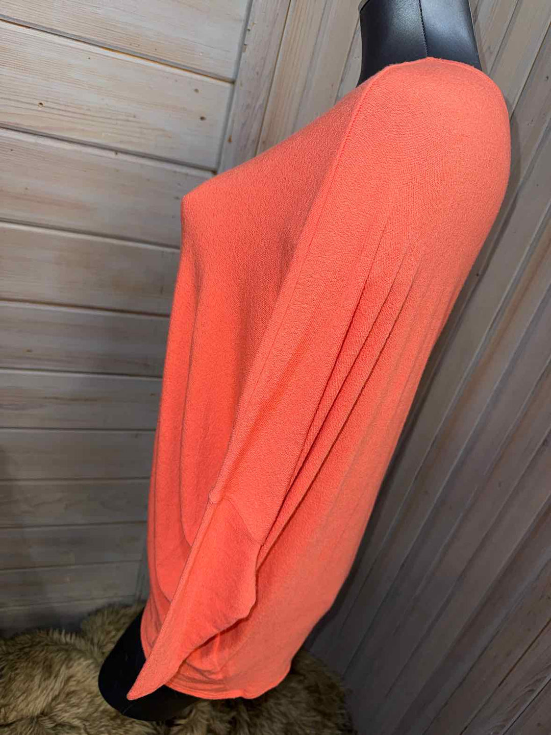 L - Jolie Bat Sleeve Top