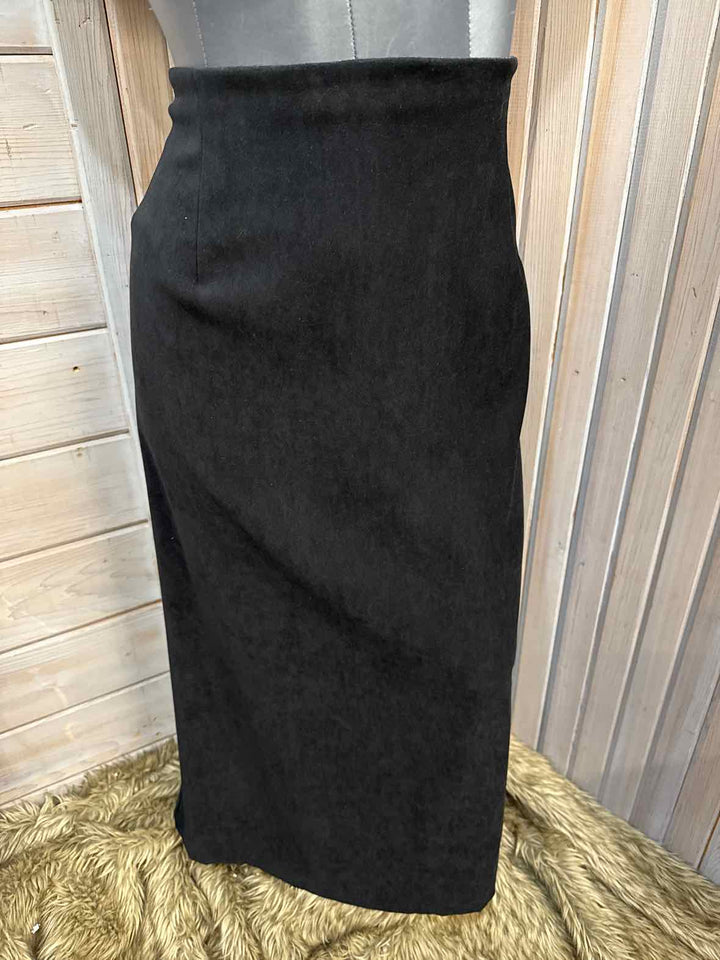 18/20 - Fashion Bug Skirt