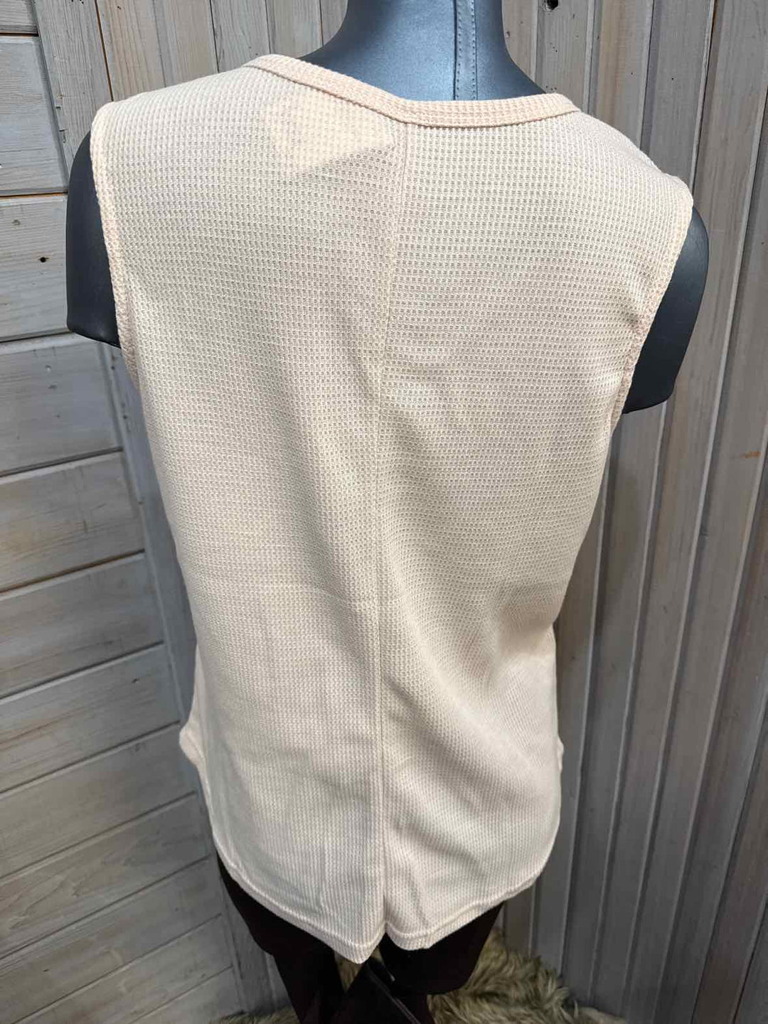 M - Unbranded Tank