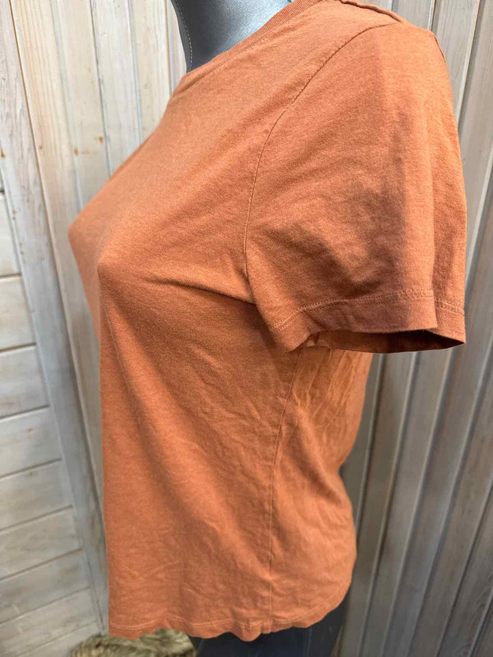 L - a new day T-Shirt