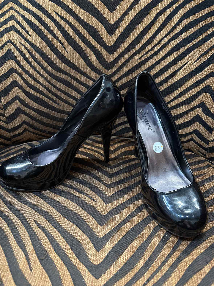 Size 8.5M Candie's Heals