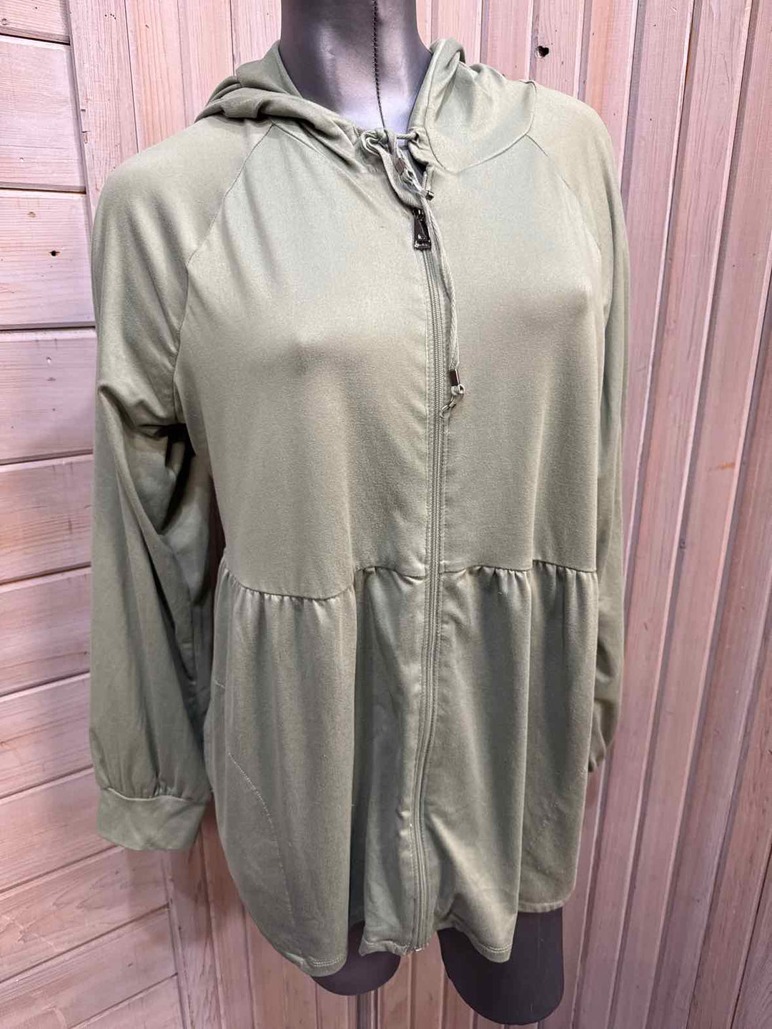 L - lug Hoodie