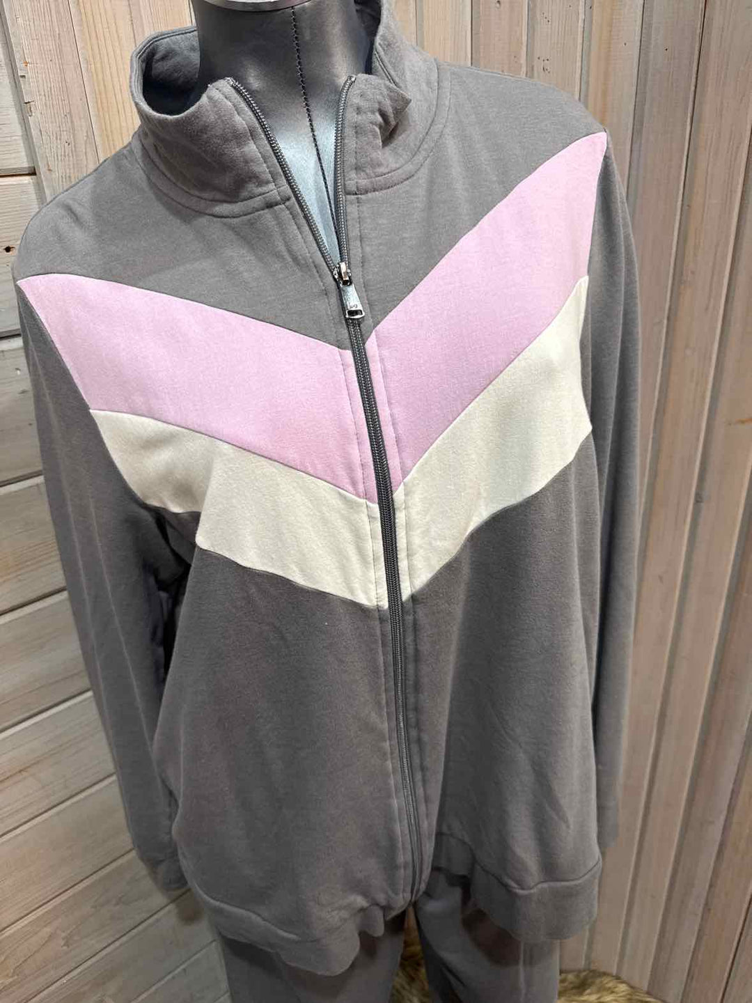 L - lug Outfit