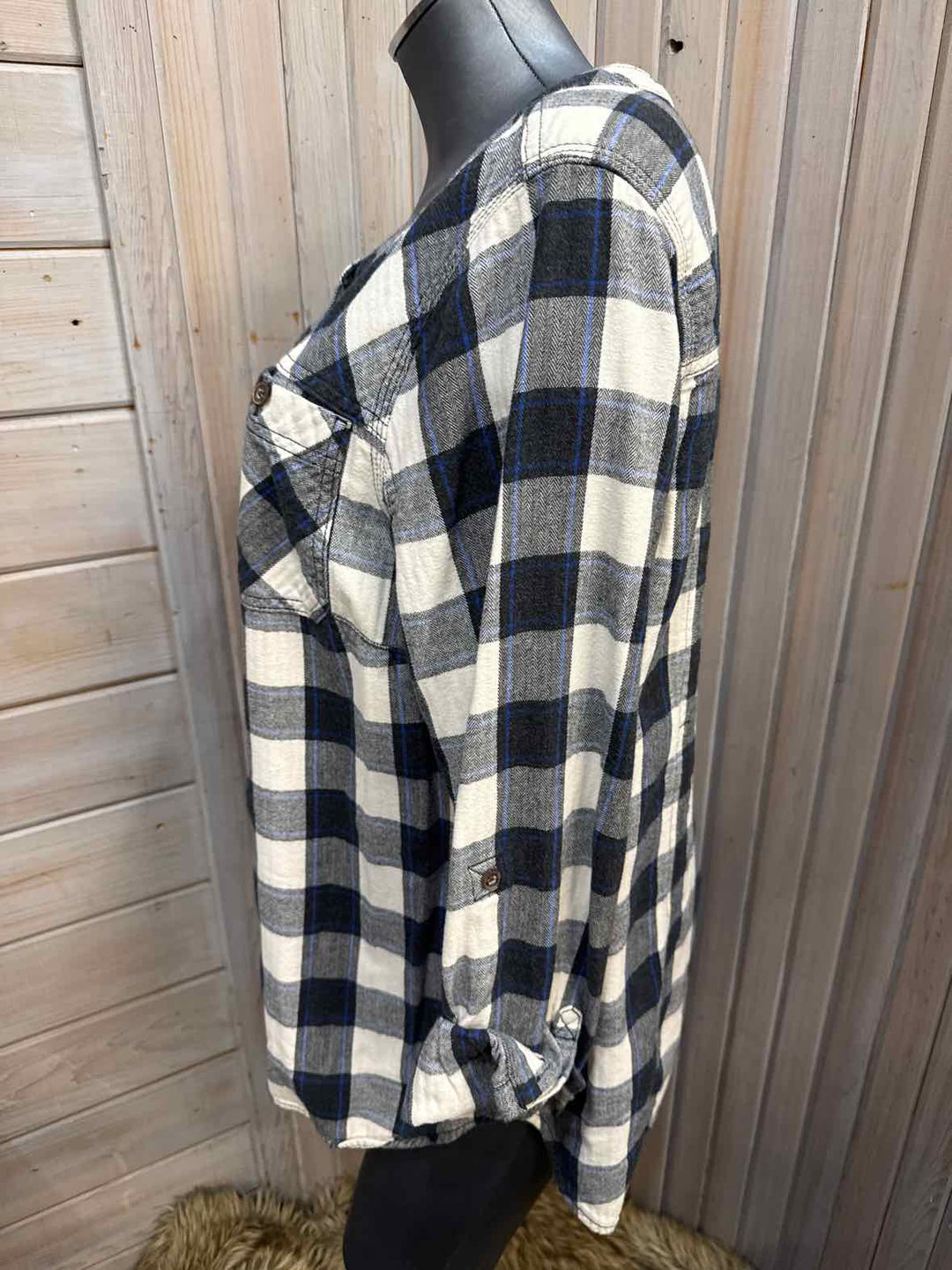 L - Duluth Trading Co. Button Down
