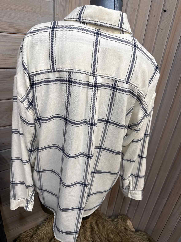 L- Z Supply Button Down