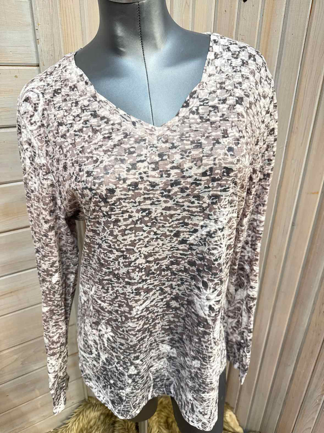XL - Kavio Long Sleeve