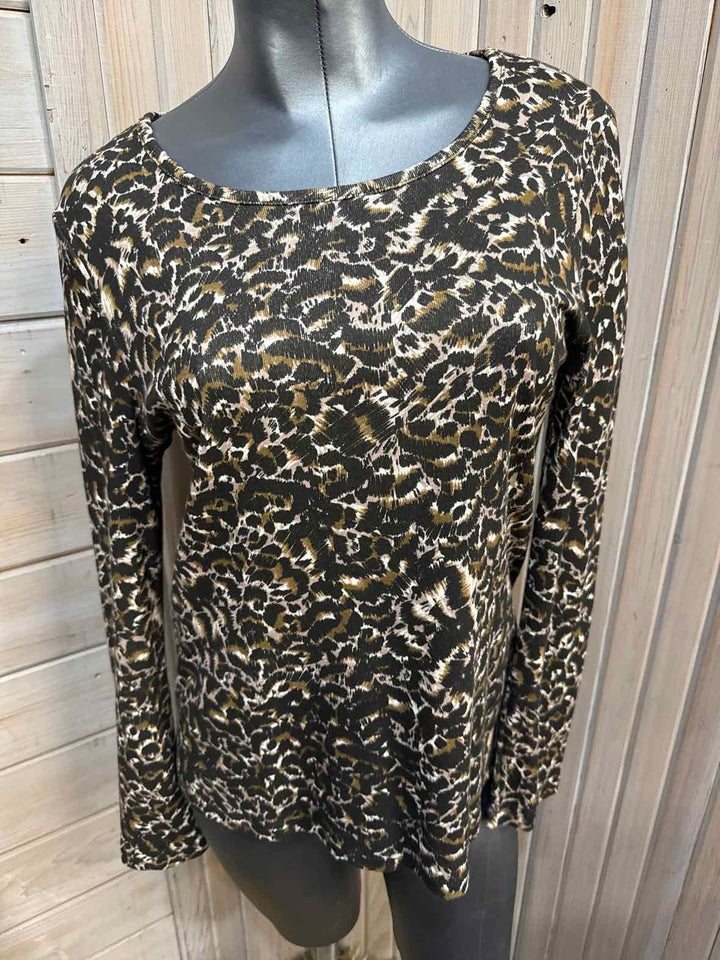 M - Time and Tru Long Sleeve