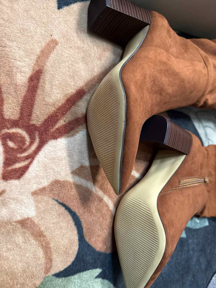 8.5 - Just Fab Boots