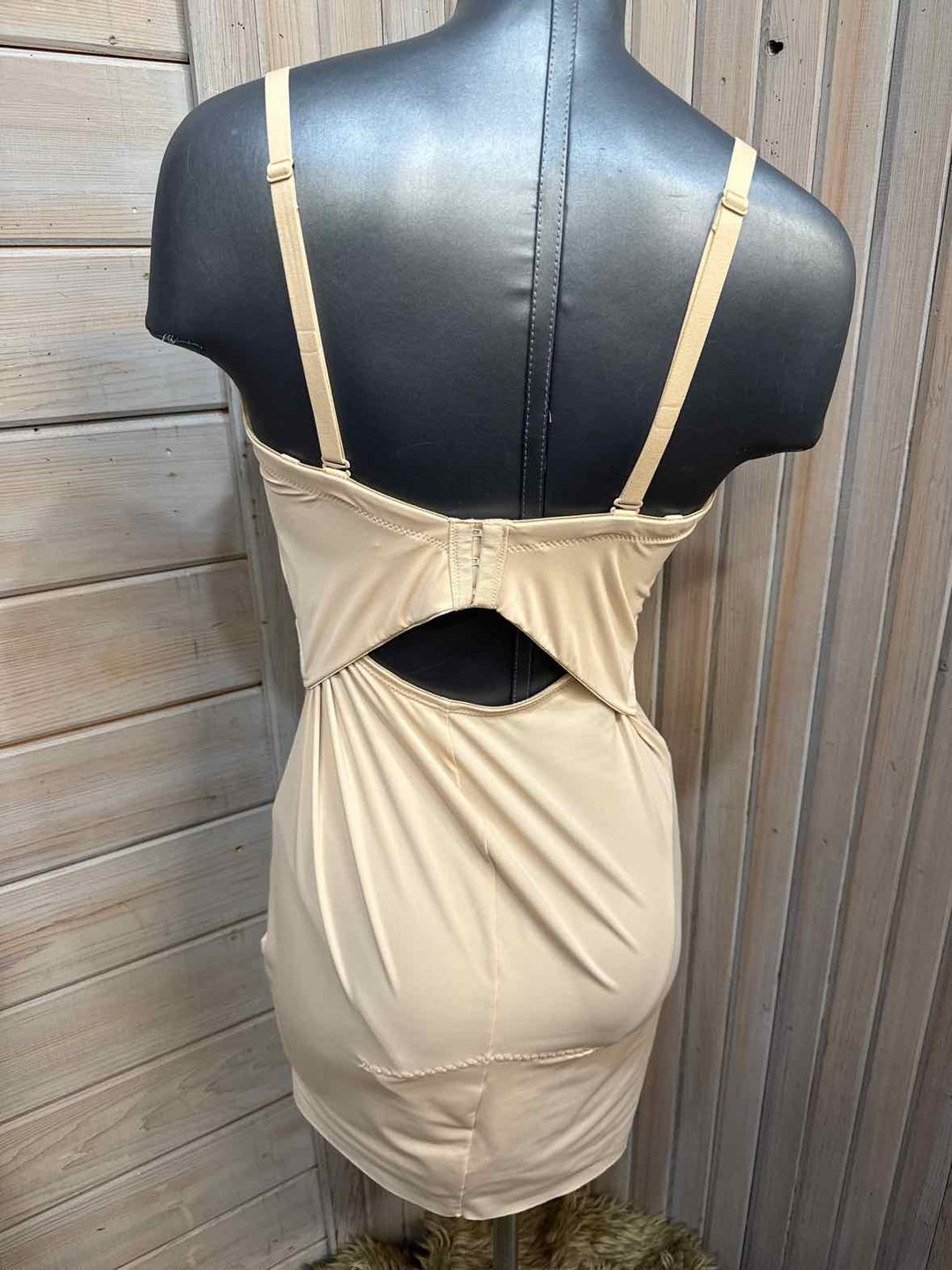 38C - Maidenform Dress Shapewear
