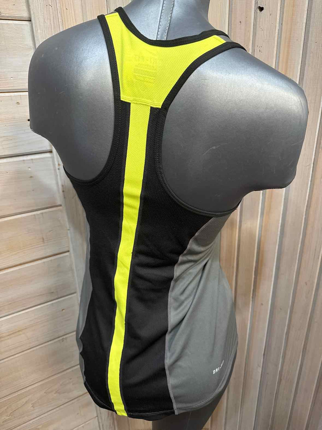 S - Nike Tank