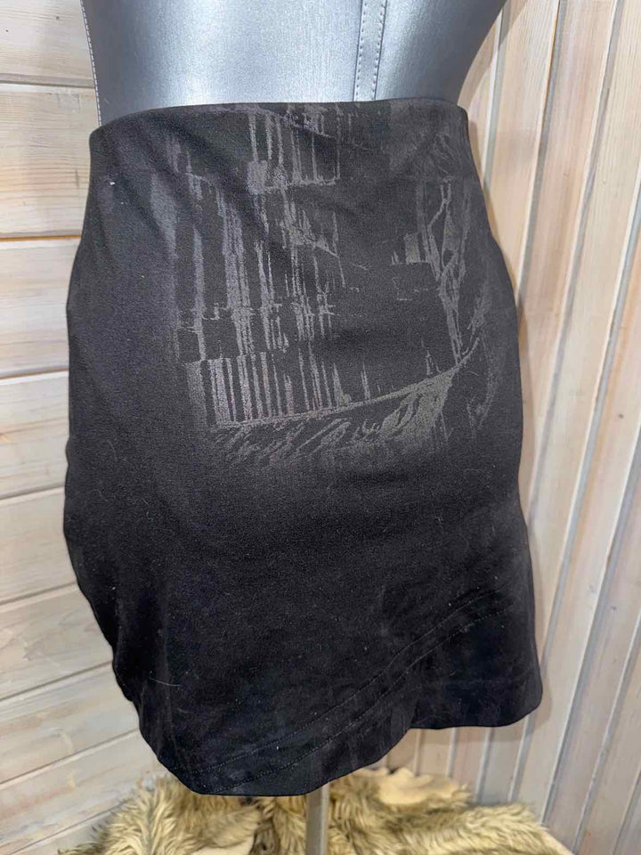 L - Simply Vera Skirt