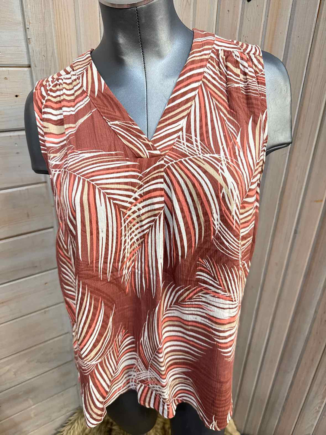 L - Liz Claiborne Tank