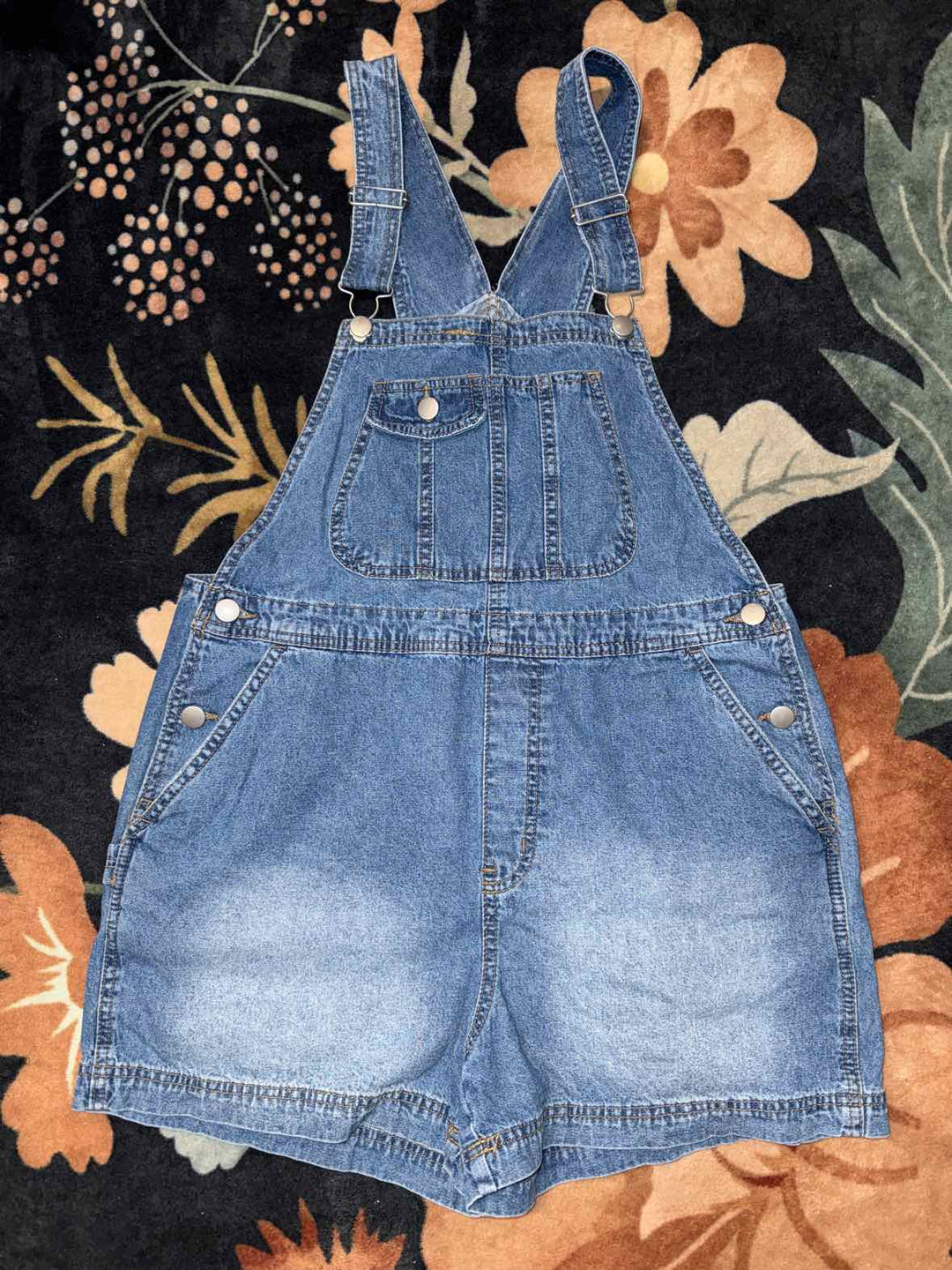 L - No Boundaries Shorts