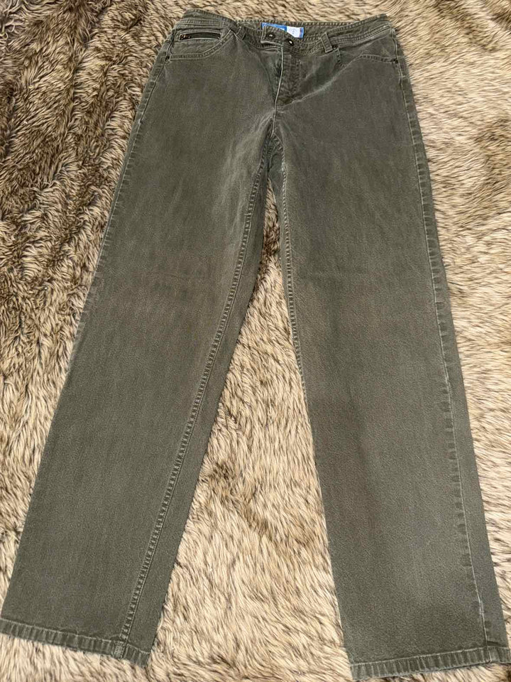 8 - Liz Claiborne Jeans