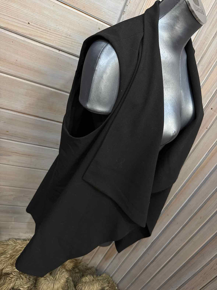 12 - WhiteHouseBlkMkt Vest