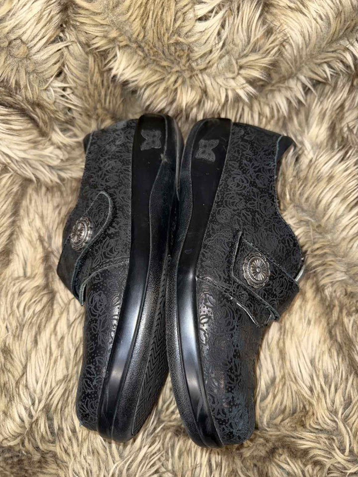 9 - Alegria Slip-on