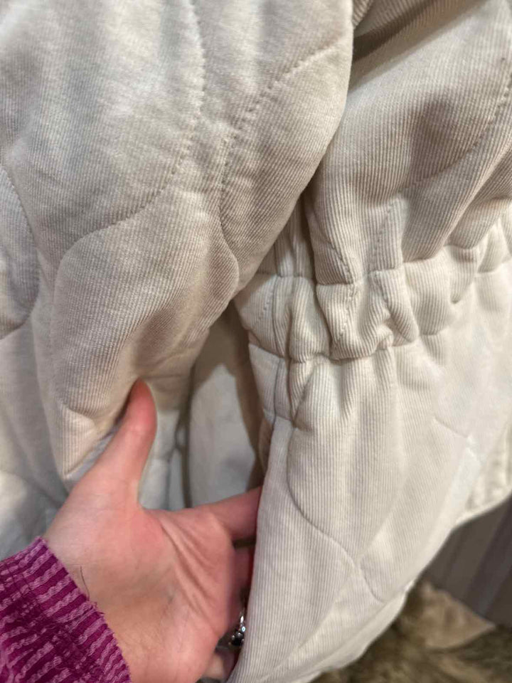 L - Universal Thread Jacket