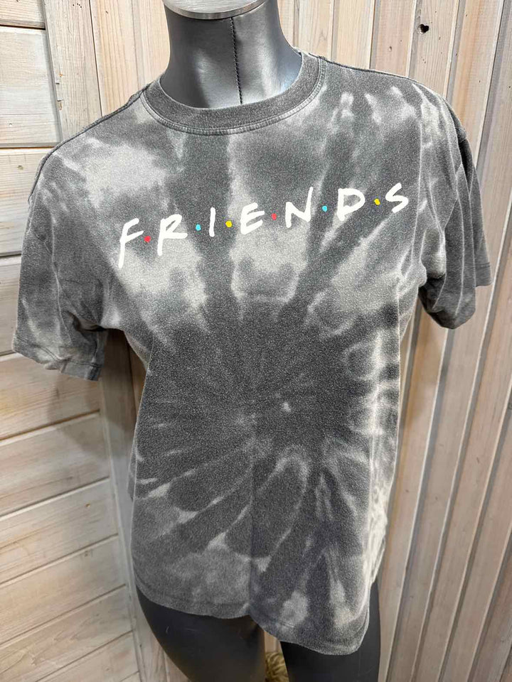 XL - FRIENDS Tops