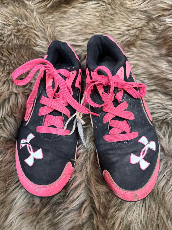 5.5 - Under Armour Shoes