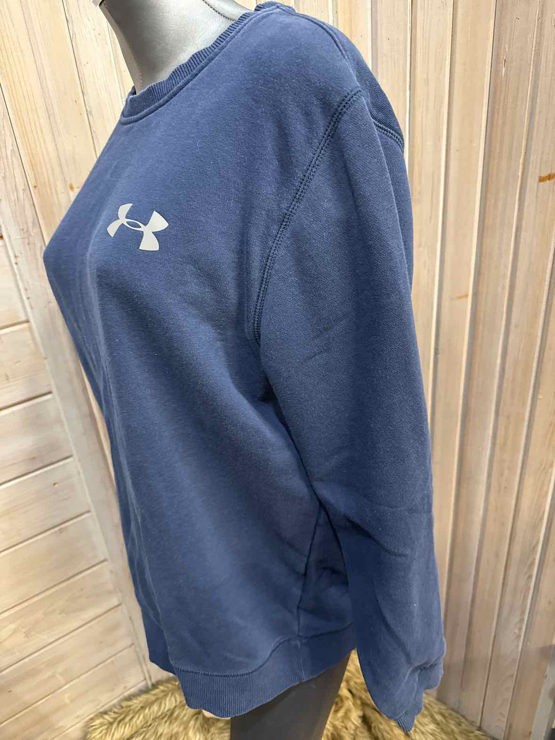 L - Under Armour Sweatshirt
