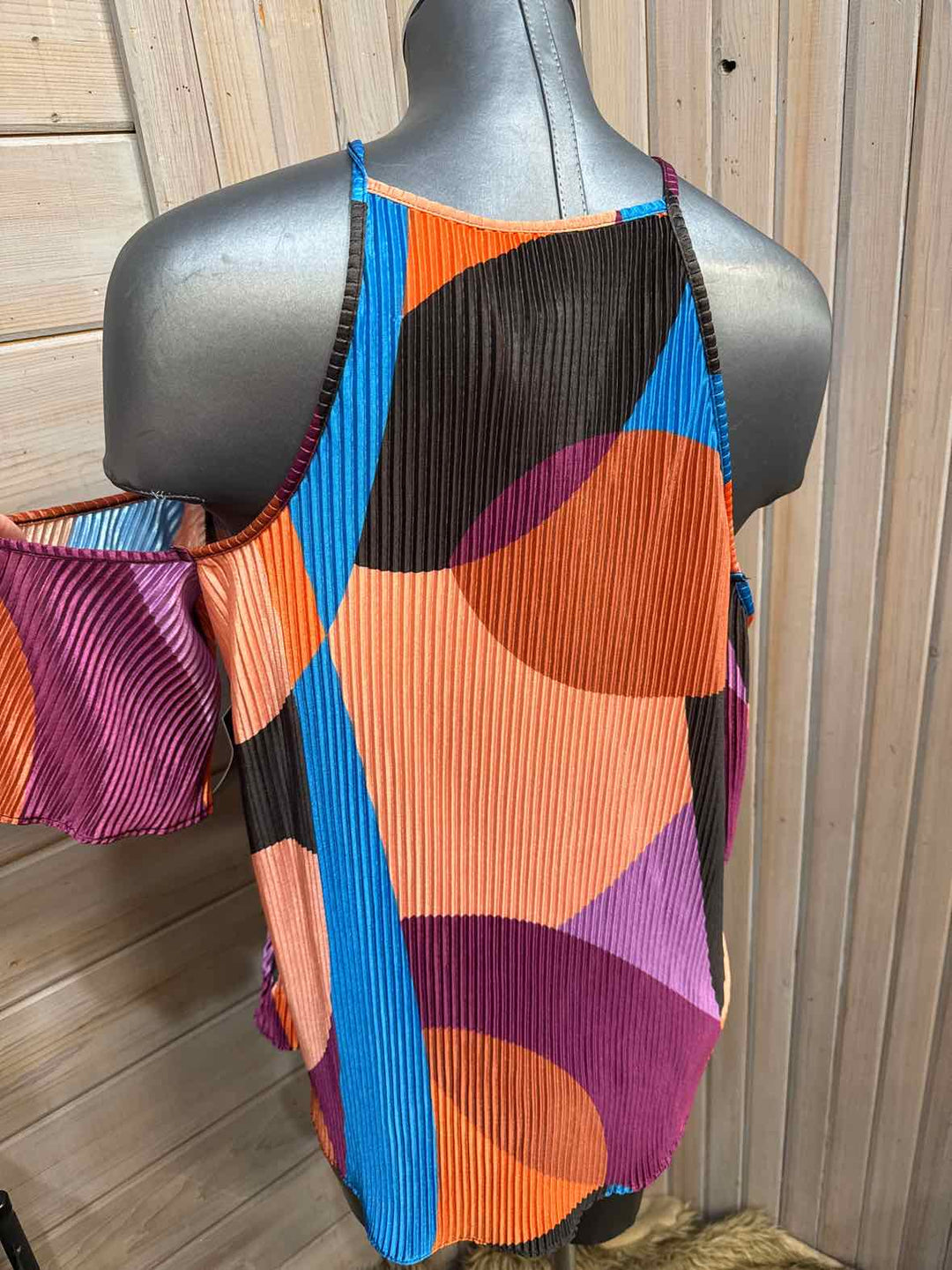 L - BOLD elements Cold Shoulder