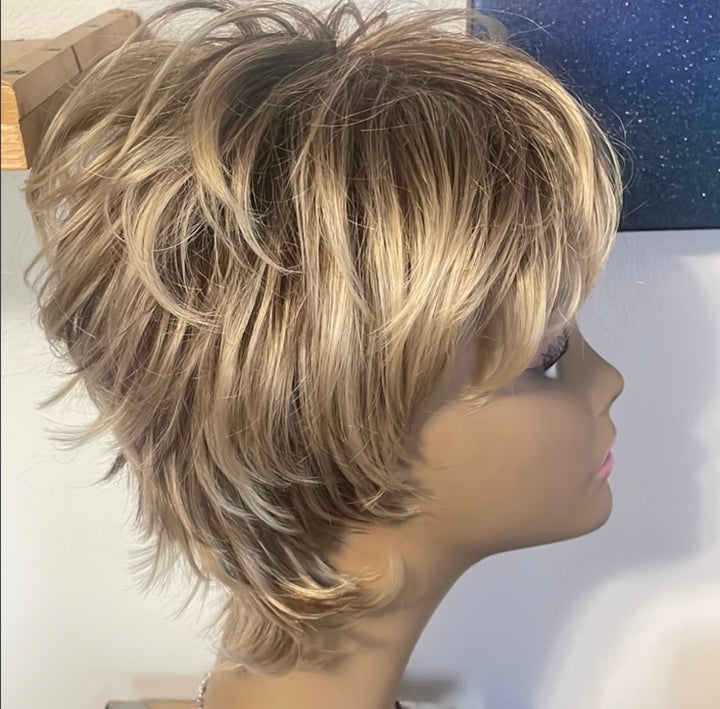 Chic Ombré Blond Pixie