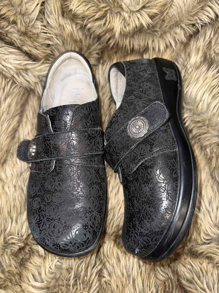 9 - Alegria Slip-on