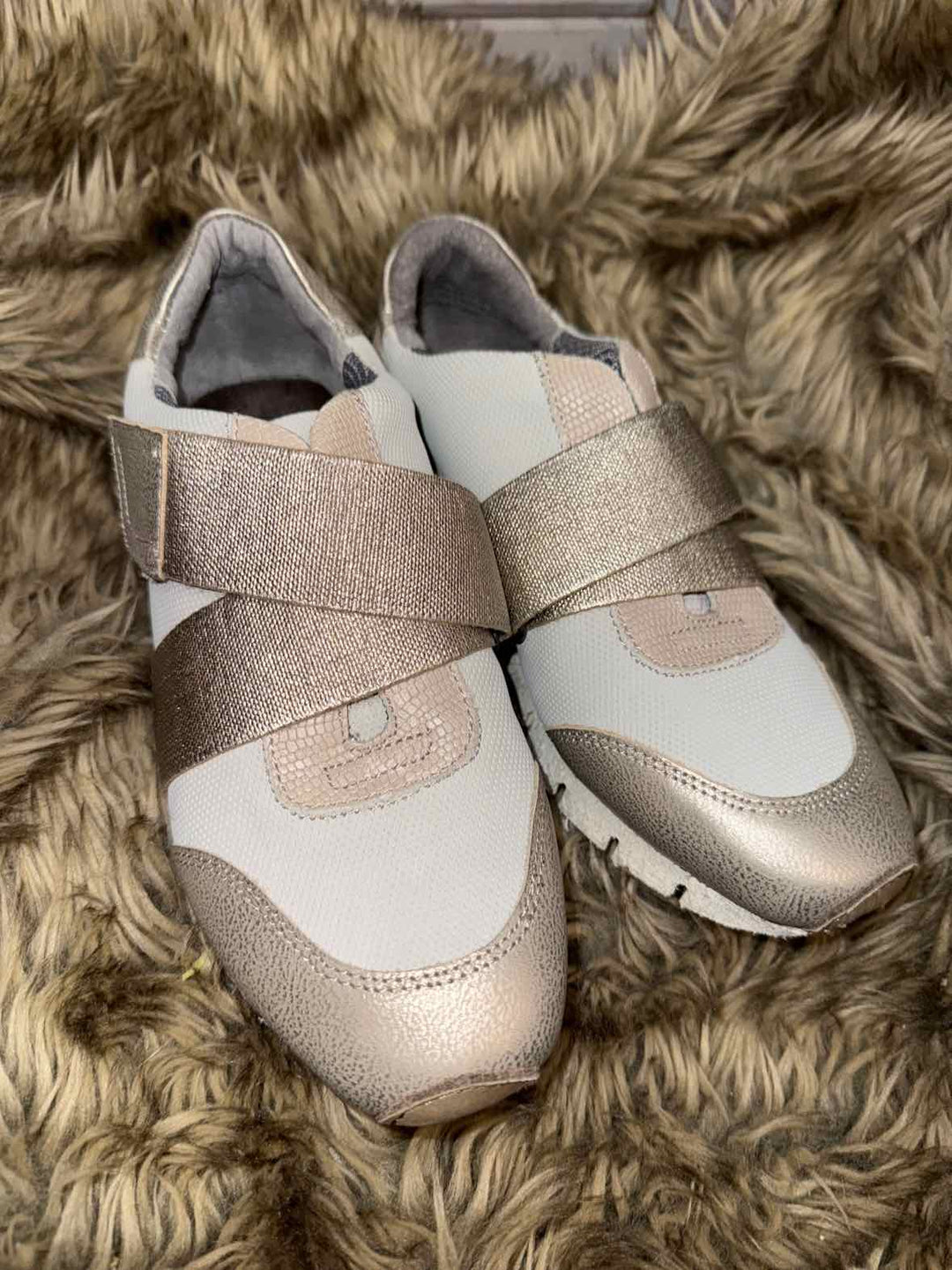 7.5 - OTBT Athletic Shoes