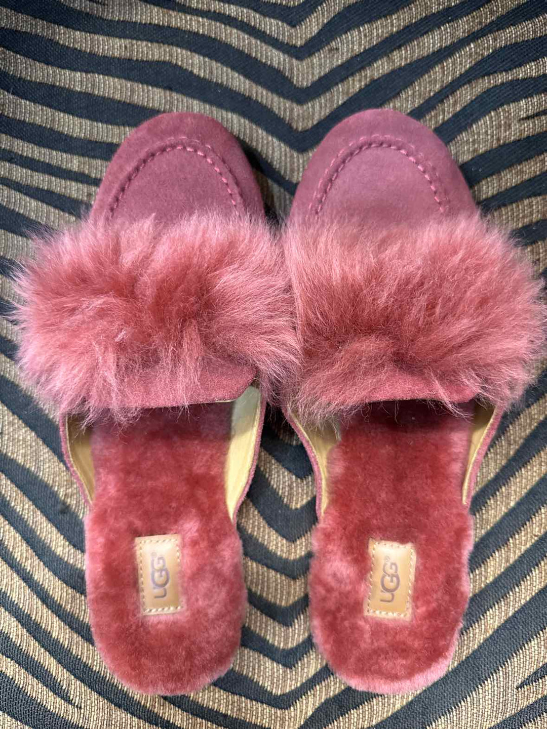 8.5 - Ugg Slipper