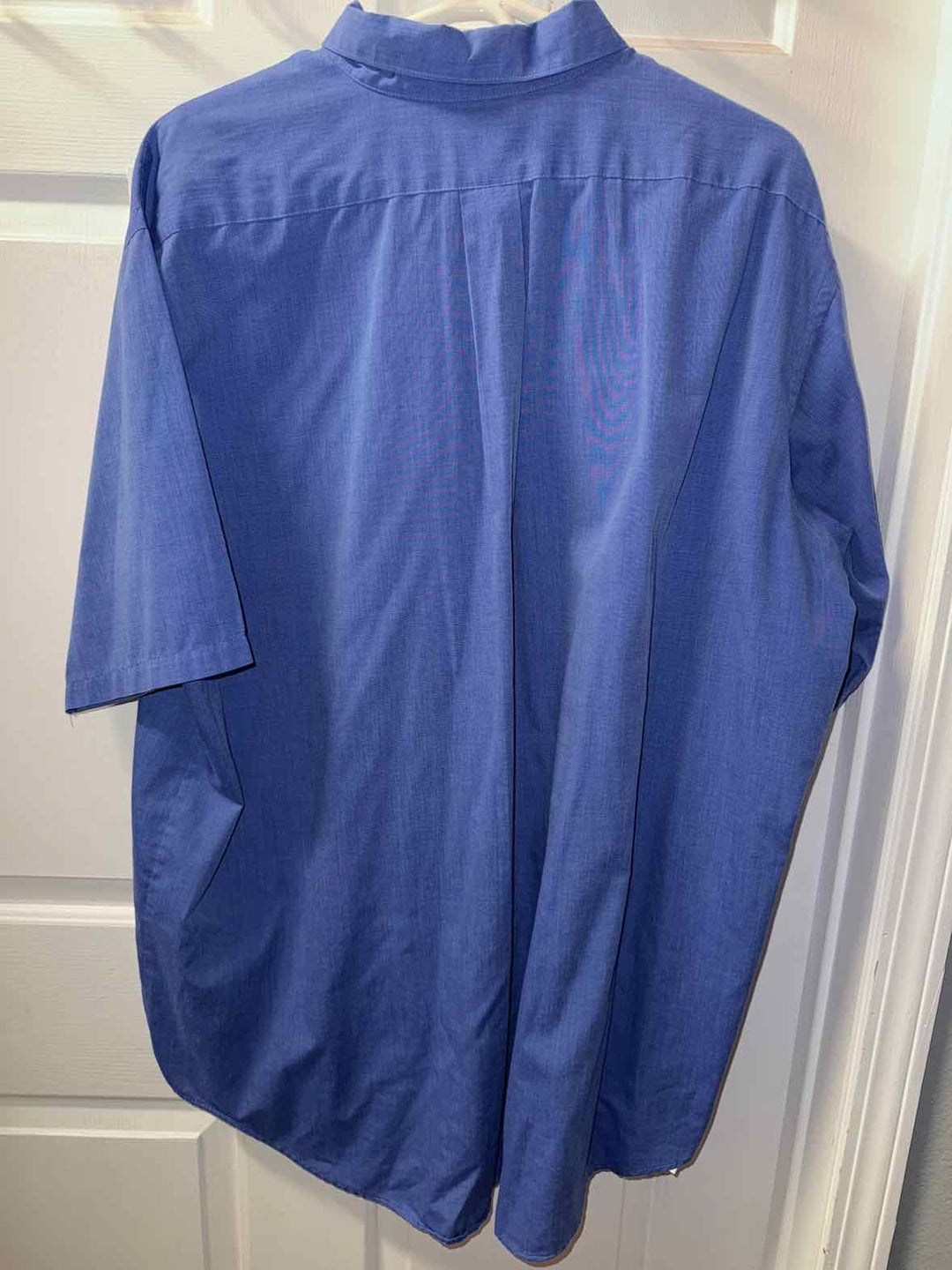 18.5T - VanHeusen Button Down Shirt