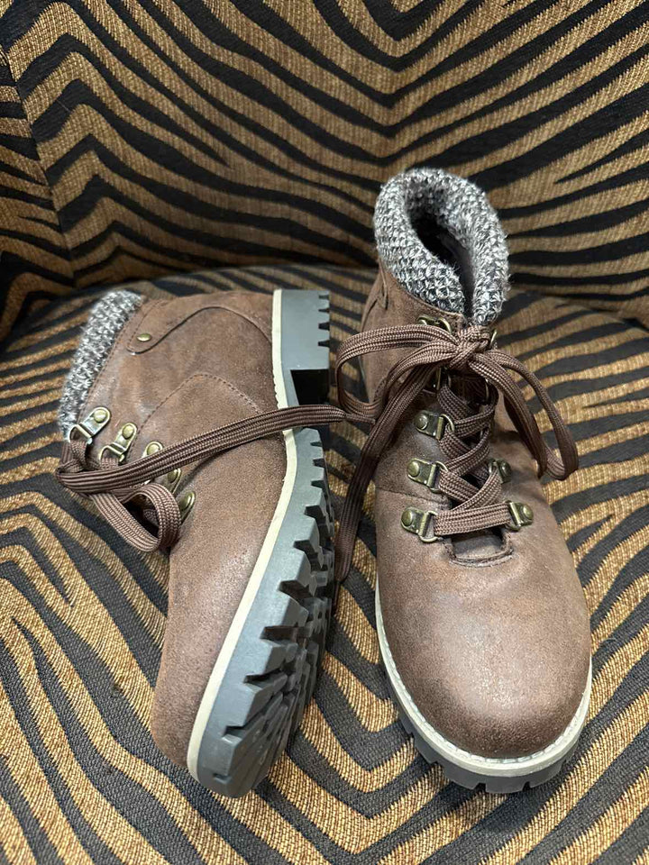 9M - Cliffs by White Mountain Boots
