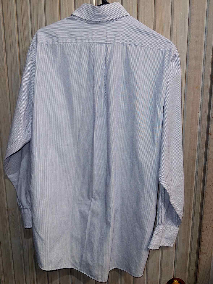 M - VanHeusen Long Sleeve Button Up