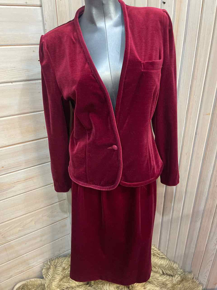 Koret Blazer w/ Matching Skirt