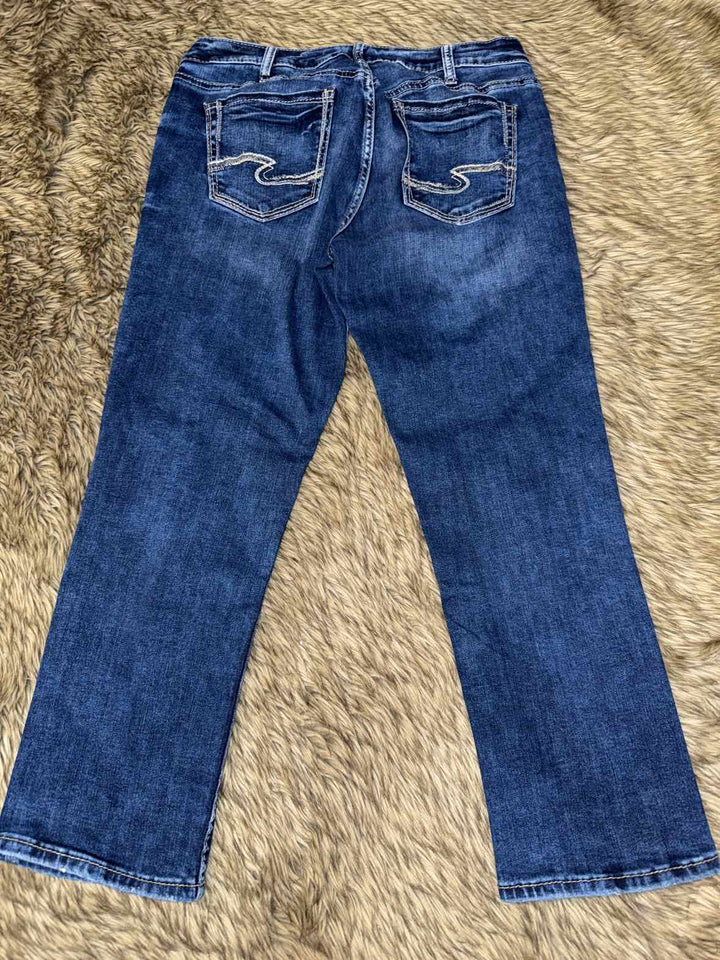 32 - Silver Jeans Co. Capri