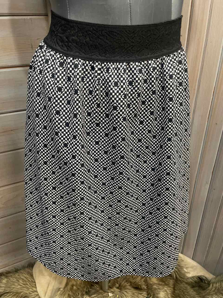 L - Joe Benbasset Skirt
