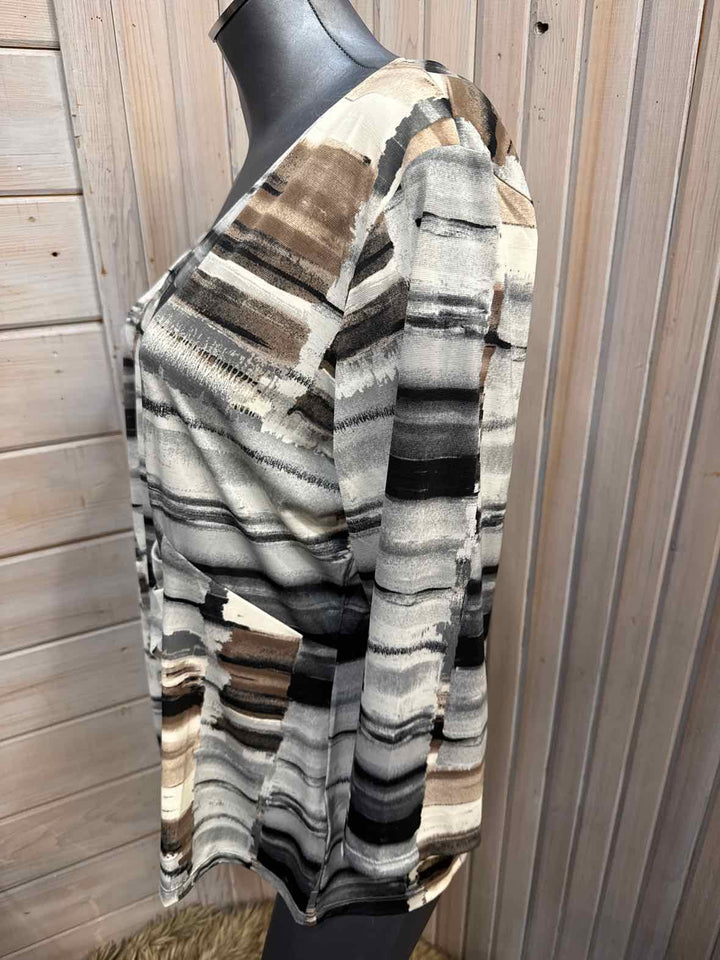 XL - Tribal 3/4 Sleeve