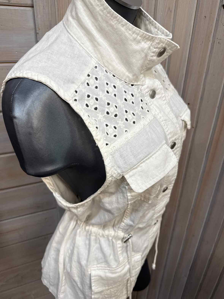 L - Maurices Vest